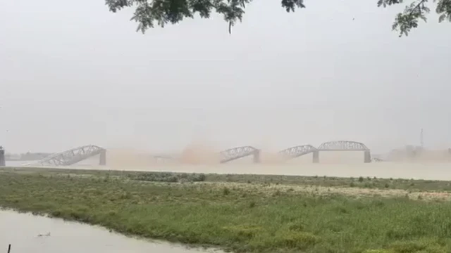 Myanmar'da 7.7 ve 6.4 büyüklüğünde deprem