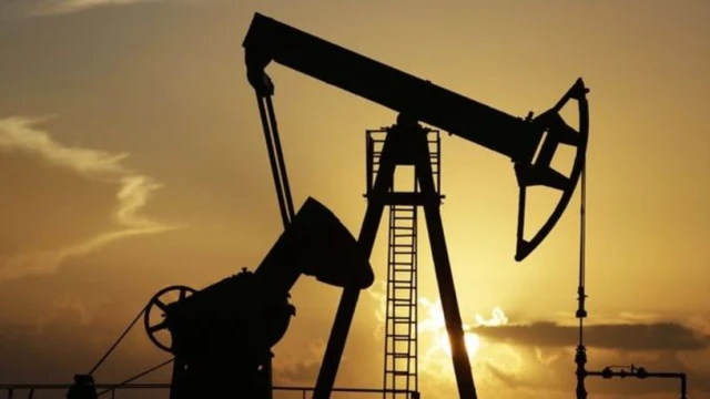 Petrol tarife tehdidine rağmen kazançlarını koruyor