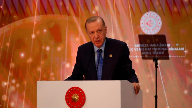 "Batı karşısında eğilip bükülenler, dik duruşumuzu anlayamaz"