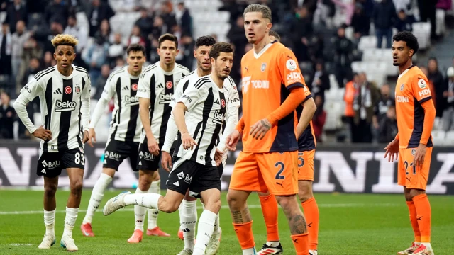 Beşiktaş'a evinde Başakşehir çelmesi