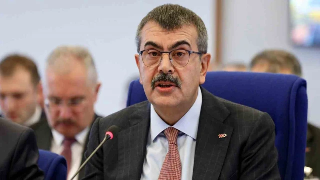 Okullar iki gün tatil edildi