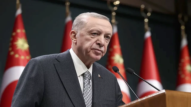 "Türkiye dipdiri ayaktadır, dipdiri gündemi elinde tutmaktadır"